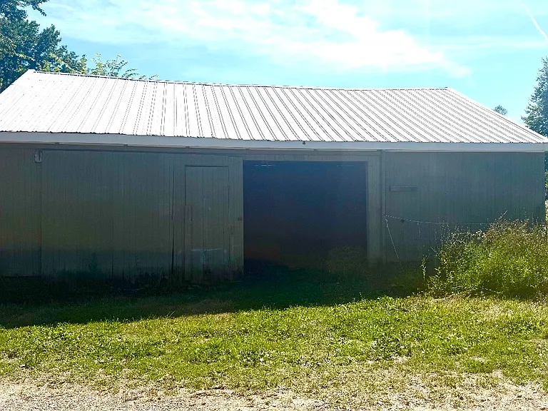 739 Clay St — Photo 14