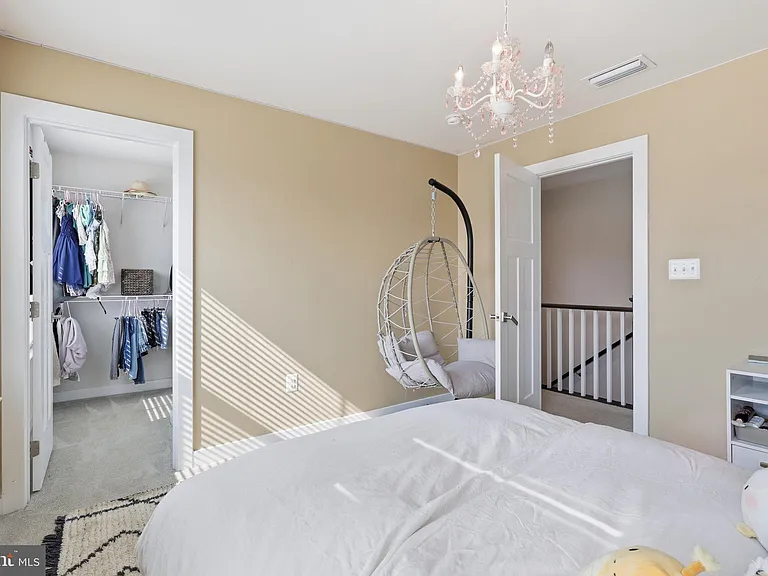 9202 Wood Creek Cir — Photo 32