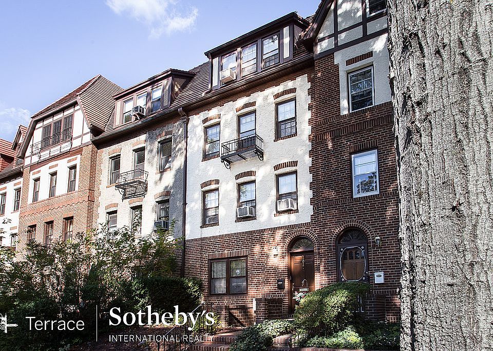 1st image of 202 Burns St