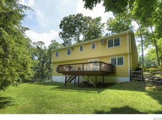 11 Elizabeth Pl, Armonk, NY 10504