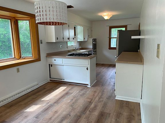 Eat in kitchen with new SS appliances