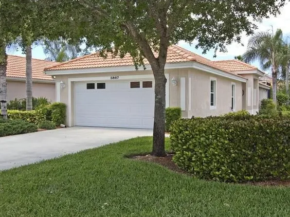 5867 Northridge Dr N, Naples, FL 34110