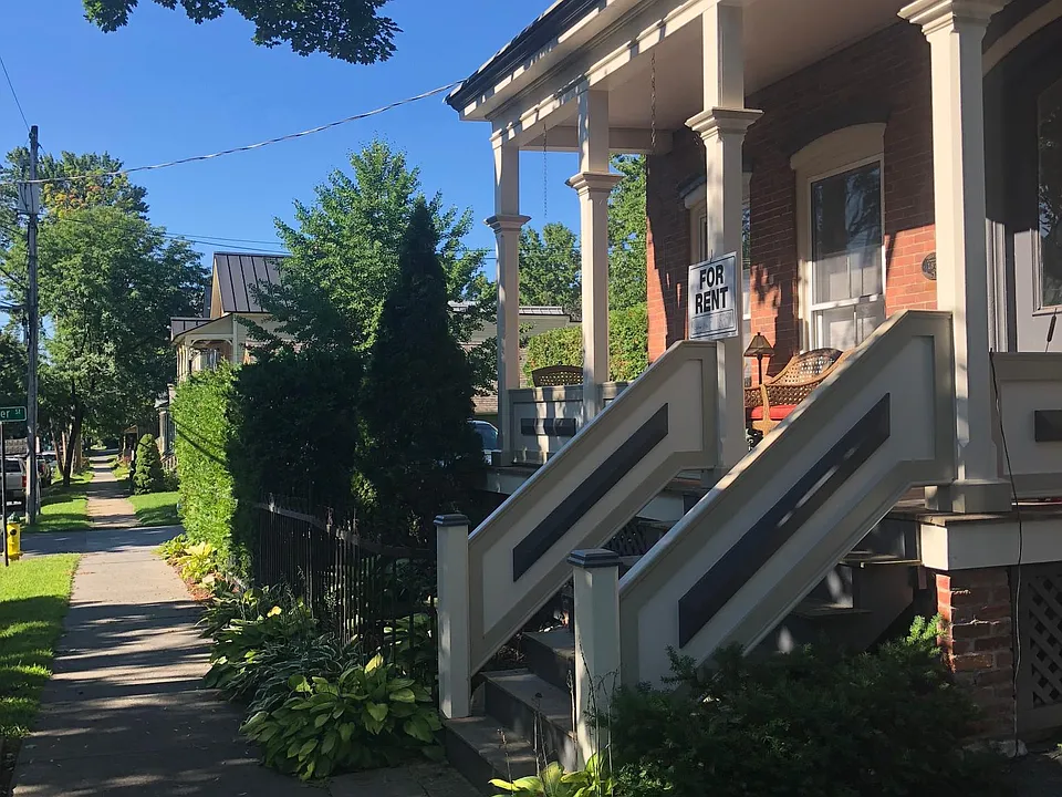 Woodlawn Ave