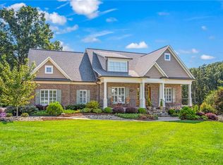 2440 Wellsburg Ct, Clemmons, NC 27012