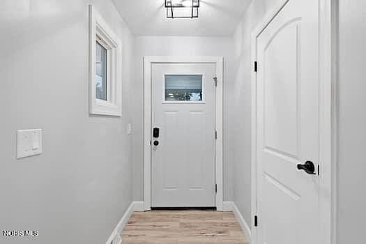 4th image of 1901 Queenswood Dr