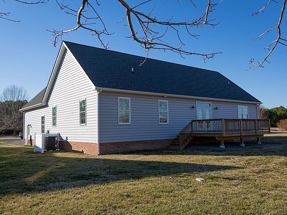 3rd image of 60 Old Field Rd