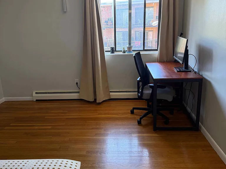 5 Linda Ln #1 — Photo 3