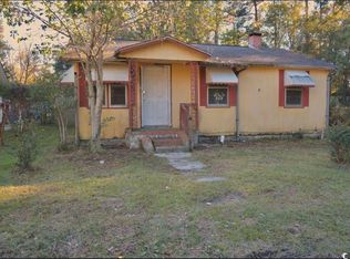 414 E Wine St, Mullins, SC 29574