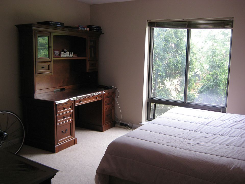 1st image of 104 Roberts Ln
