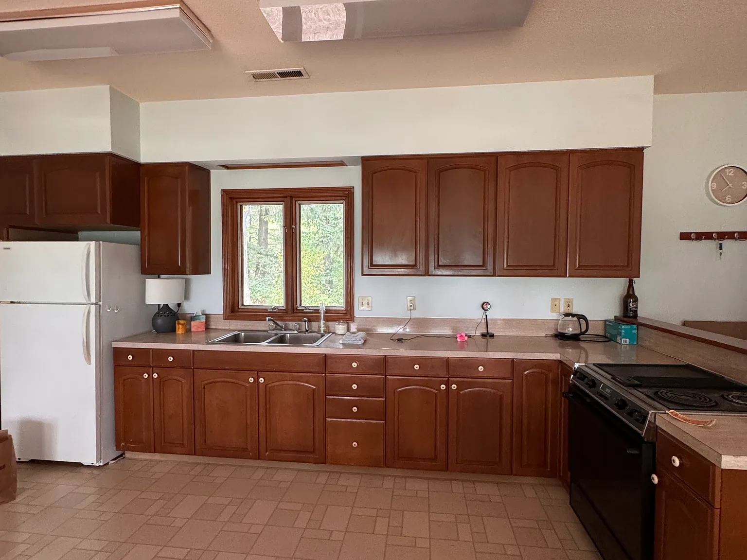 1 bed, 650 sqft, $1,200 — Photo 3