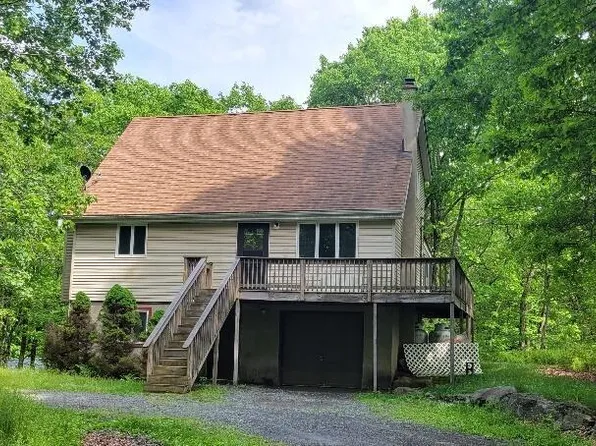 129 Remuda Dr, Lords Valley, PA 18428