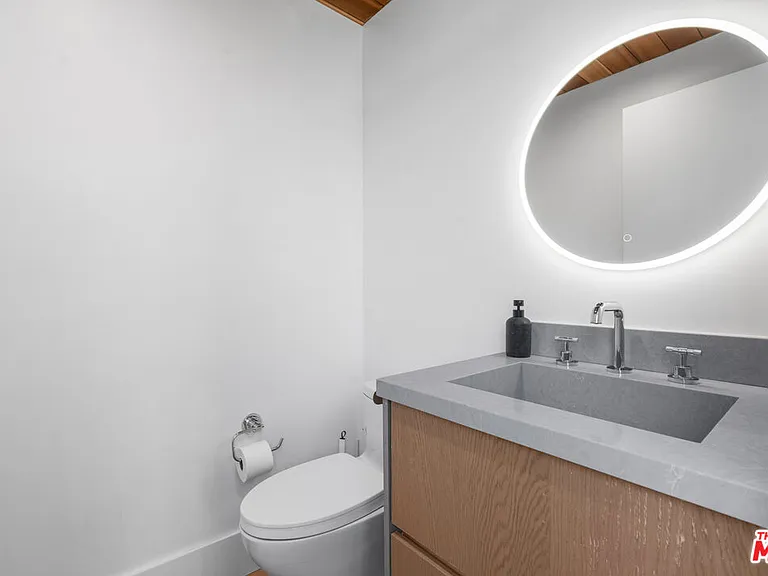 656 California Ave — Photo 16