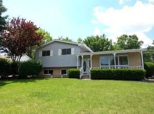 1118 Highland Rd, Mundelein, IL 60060