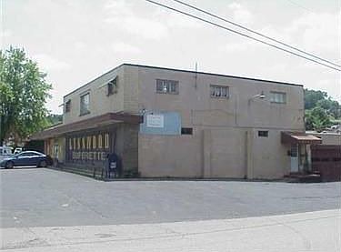 3rd image of 800 Fayette Ave