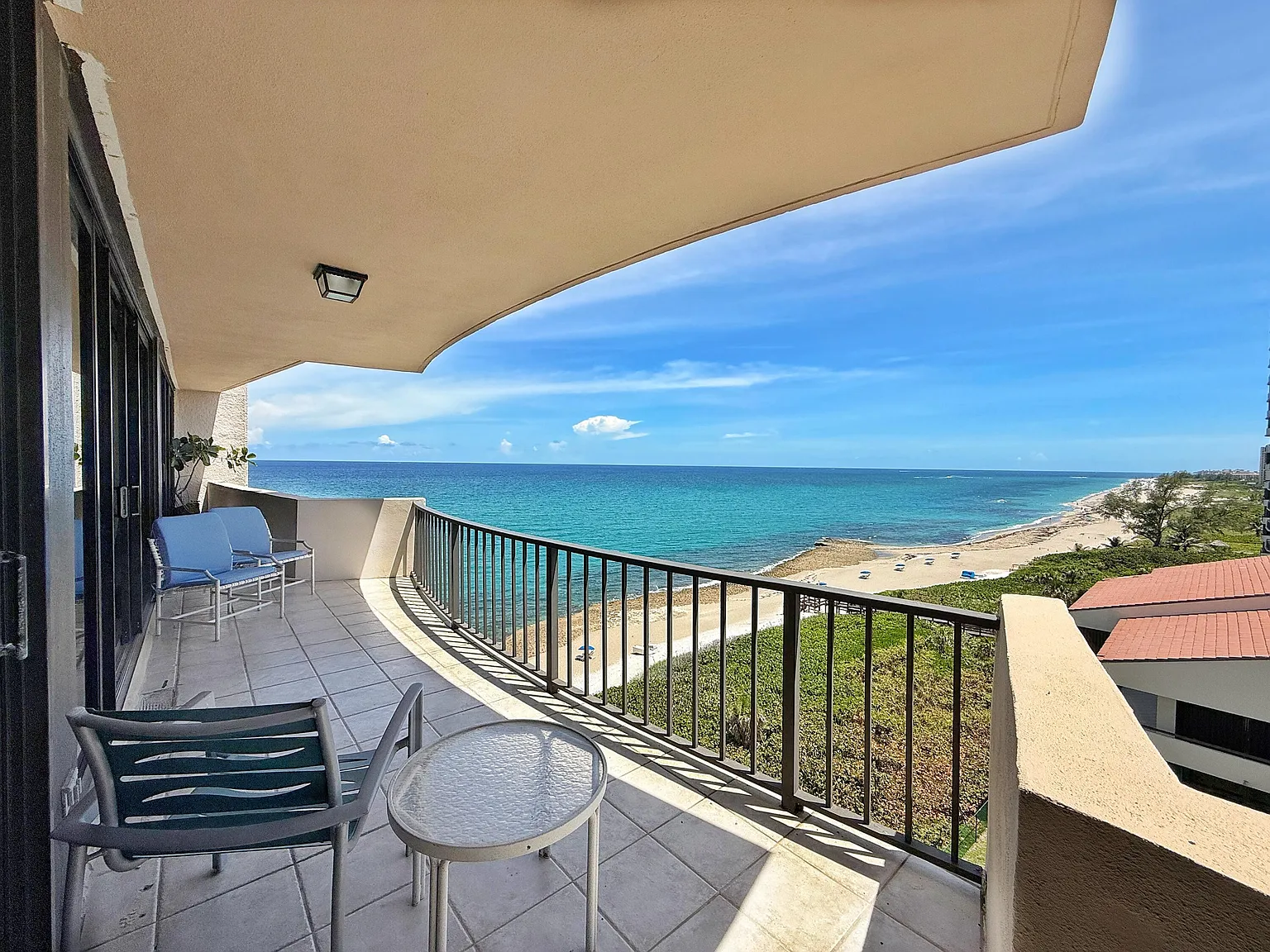 2 bed, 2.0 bath, 1432 sqft, $3,300 — Photo 3