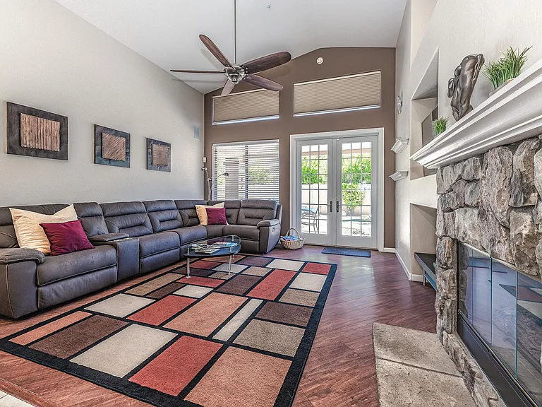 10279 E Acacia Dr — Photo 3
