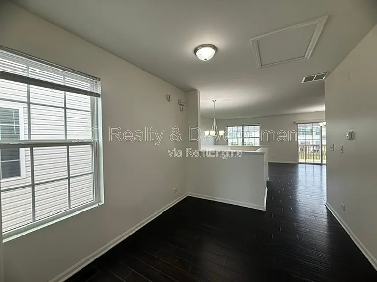 1016 Turin Dr — Photo 11