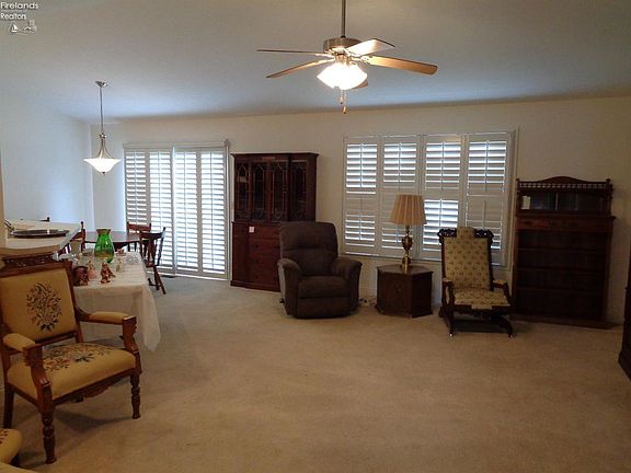 3rd image of 1722 Lake Forest Dr