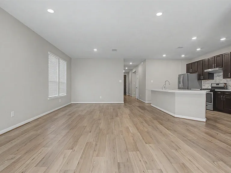 7219 Escondido Dr — Photo 9