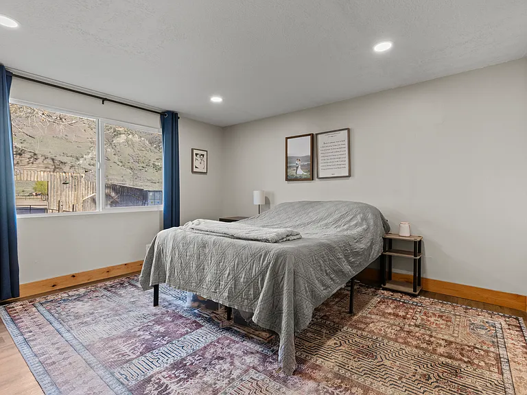 10390 N Highway 38 — Photo 22