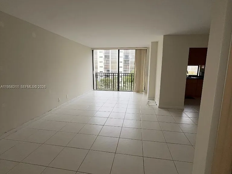 16919 N Bay Rd #507 — Photo 22