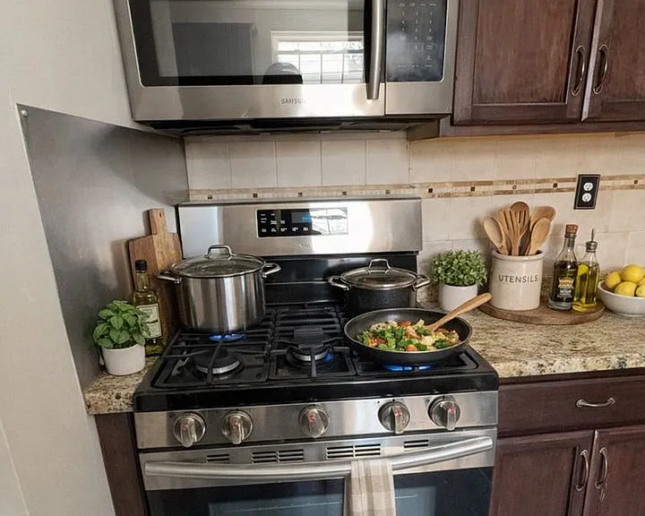 547 Munroe Cir — Photo 9