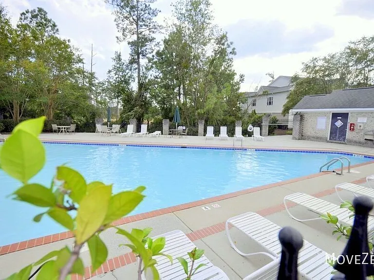 210 Fullford Ln #102 — Photo 4