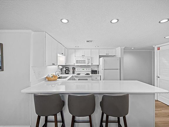 5th image of 510 Gulf Shore Dr Unit 318