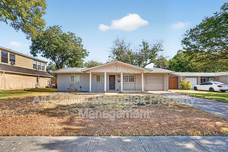 828 Kingswood Ave