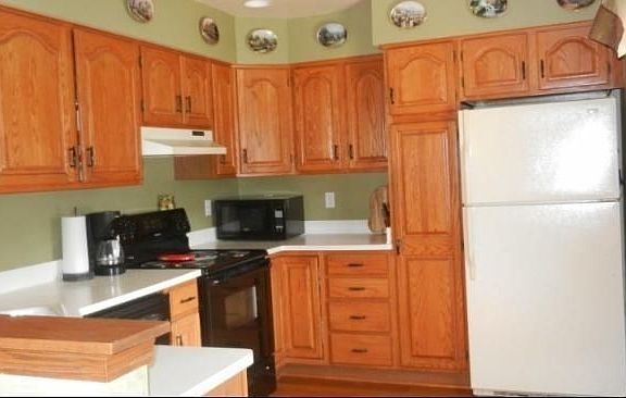 5th image of W234N6883 Candlewick Dr
