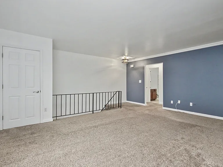 Fortune Rd — Photo 12