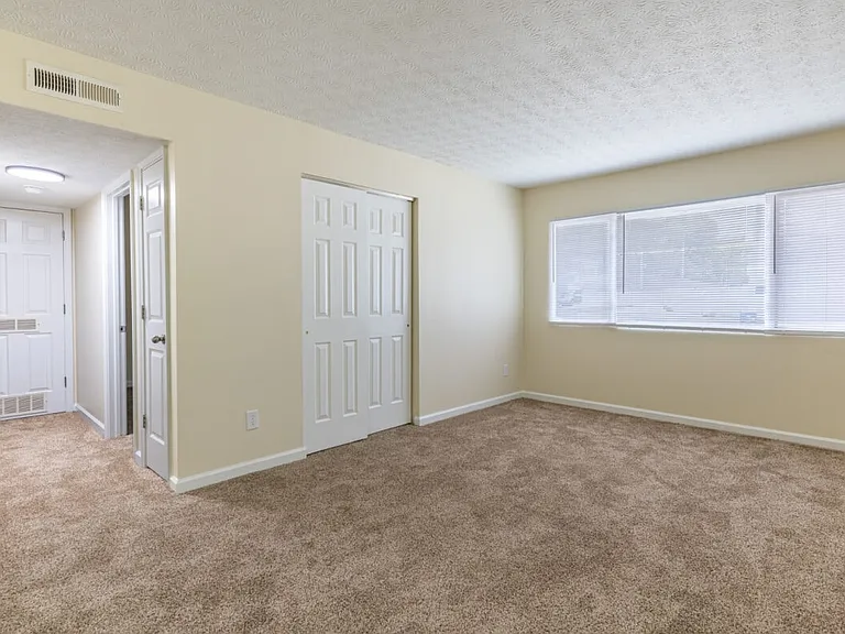 2308 Wayne Ave #1 — Photo 5