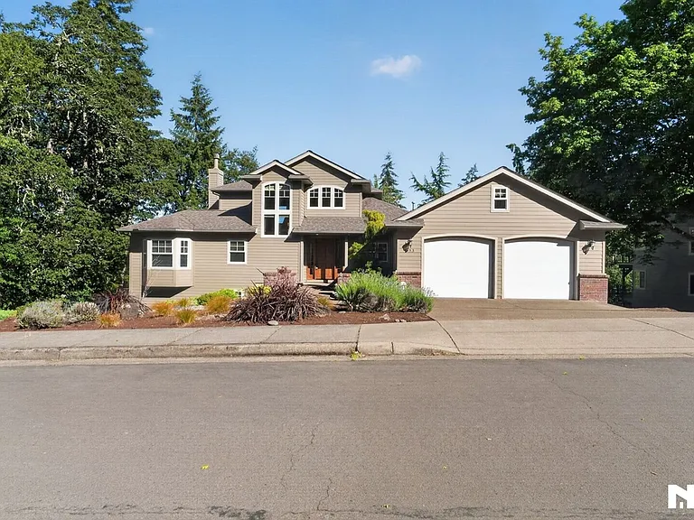 453 Dellwood Dr — Photo 1