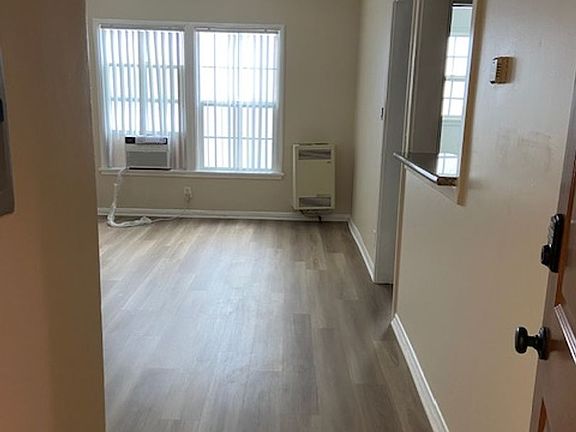 3rd image of 619 Hauser Blvd #20