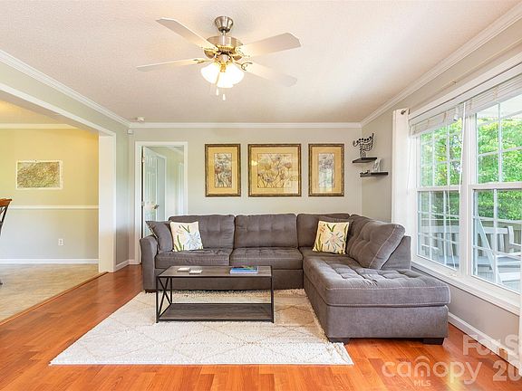 2nd image of 25 Inglescott Way