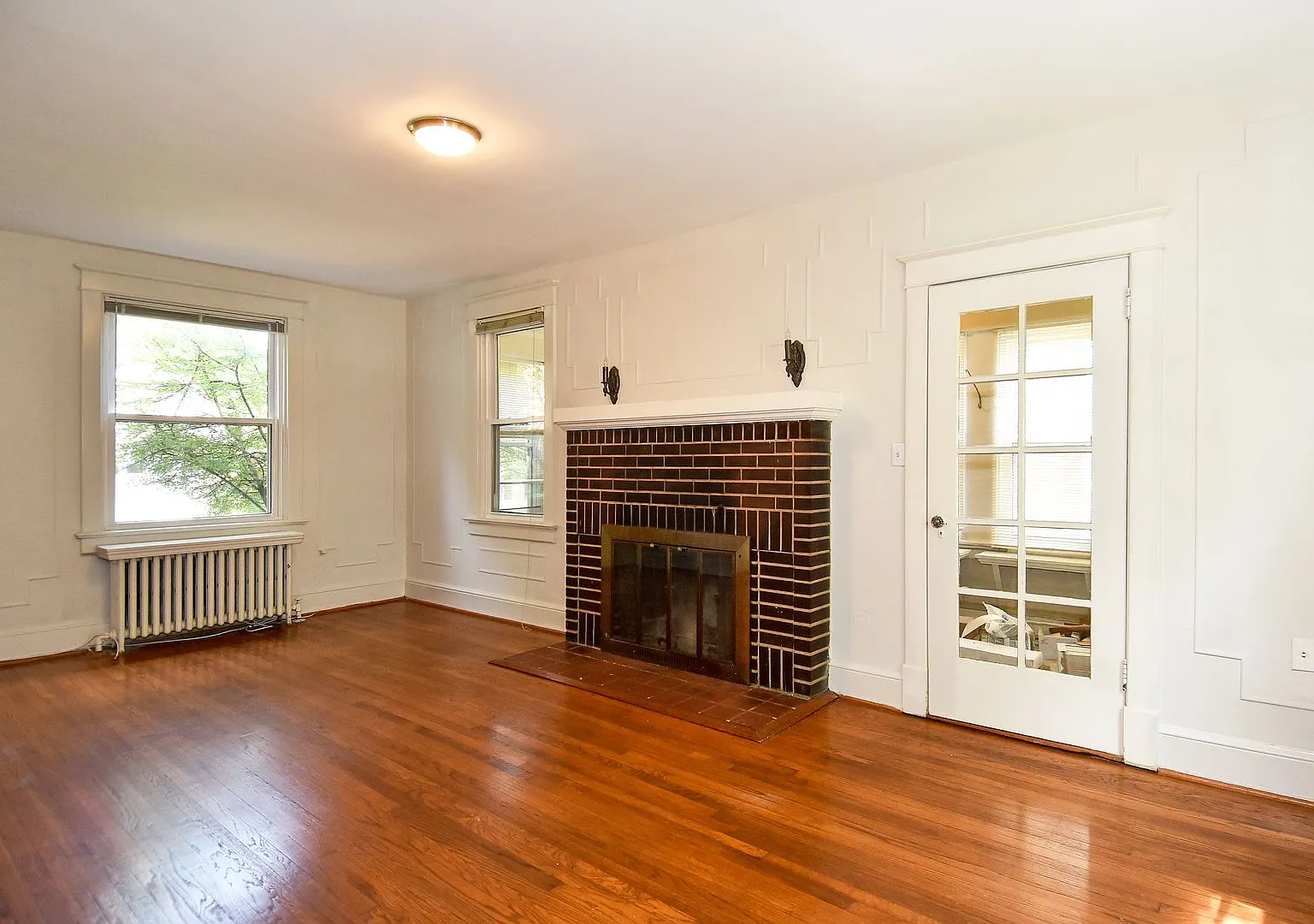Nestled in the highly desirable Aurora Hills community. — Photo 4