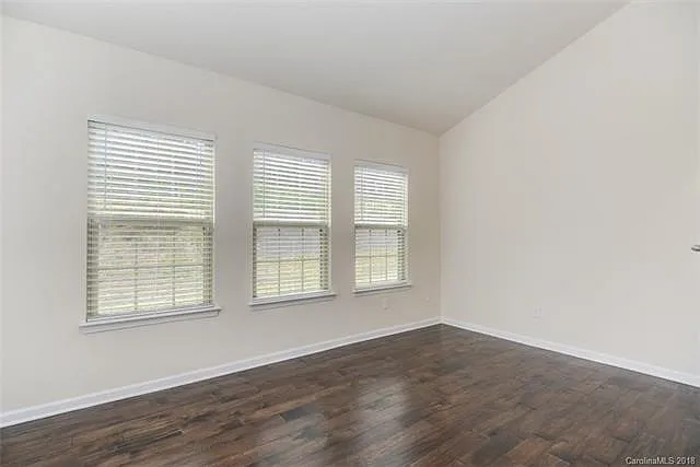 5620 Selkirkshire Rd — Photo 11