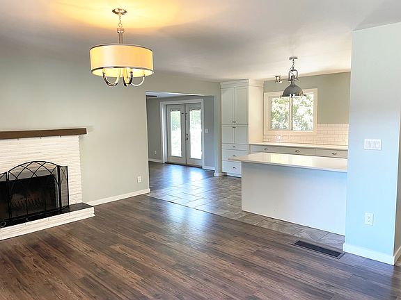 4th image of 1326 Bernard Ave #A