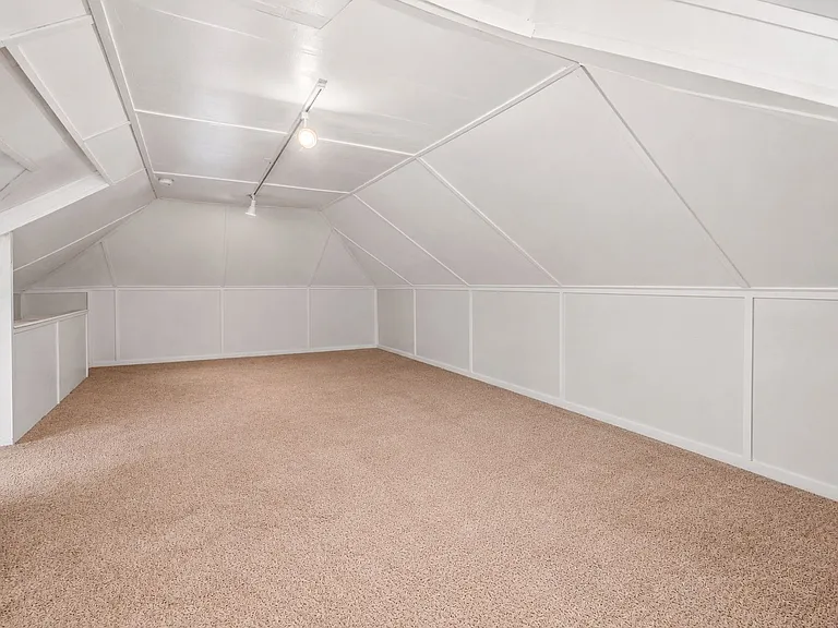 227 E Northwood Ave — Photo 29