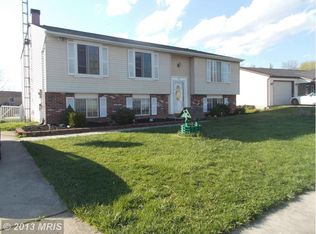 10 Windy Hills Dr, Taneytown, MD