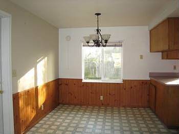 2nd image of 836 S 8th Pl
