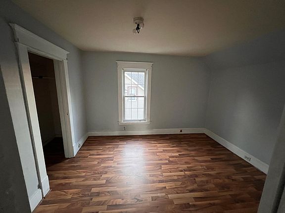 3rd image of 39 1/2 W 18th St #2