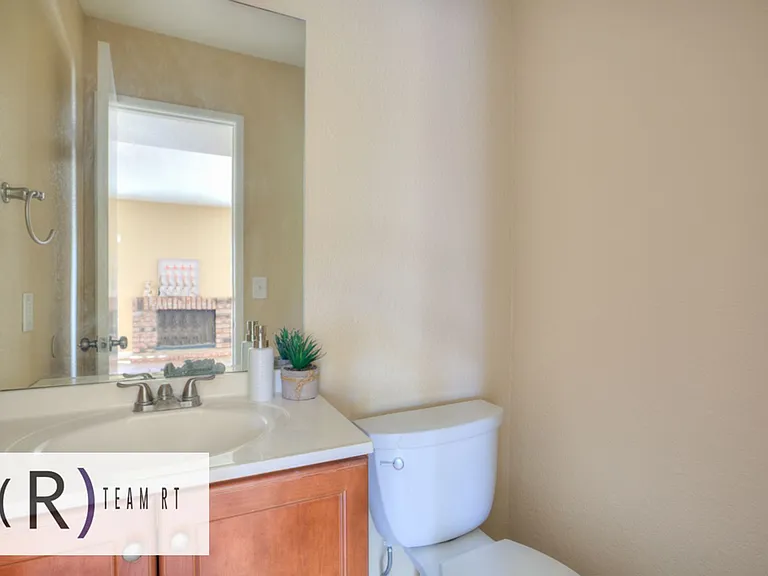 555 Azusa Ave #32 — Photo 14