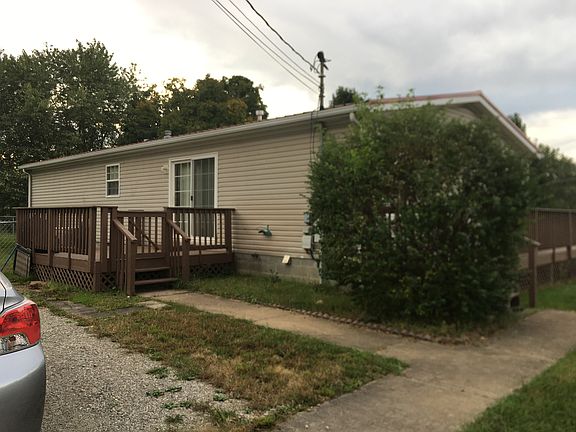 3rd image of 1401 Rayon Dr