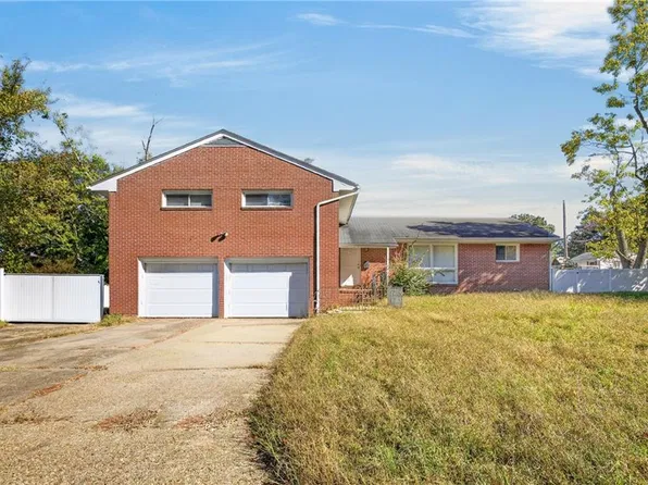 17 Warren Dr, Newport News, VA 23608