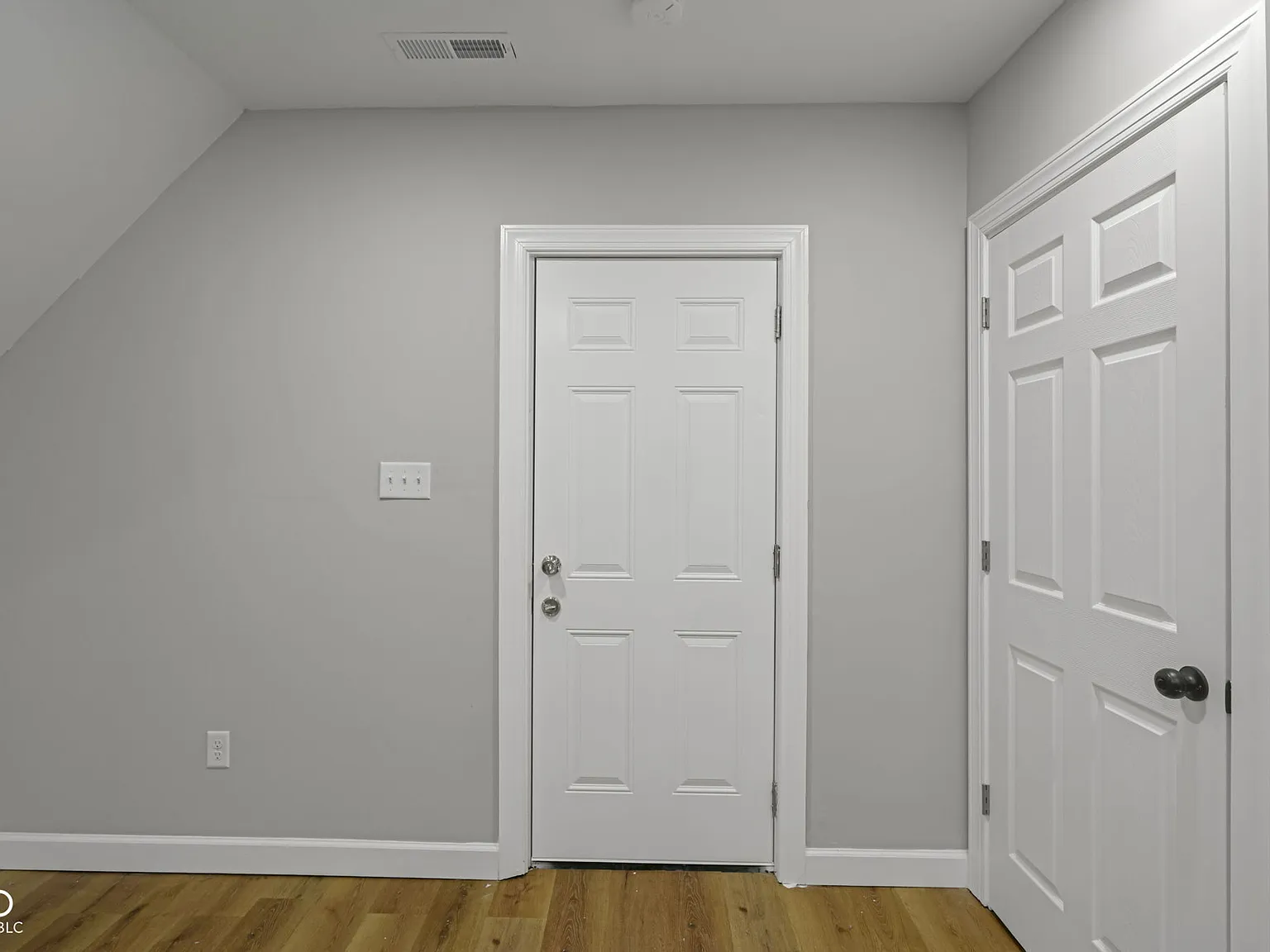 2 bed, 703 sqft, $1,000 — Photo 2