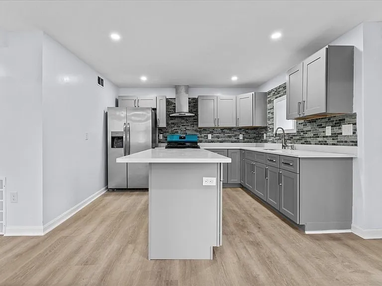 53 West St #1 — Photo 3