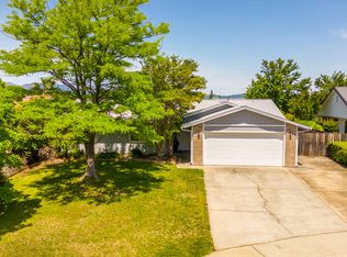 3079 Seminole Dr, Redding, CA 96001