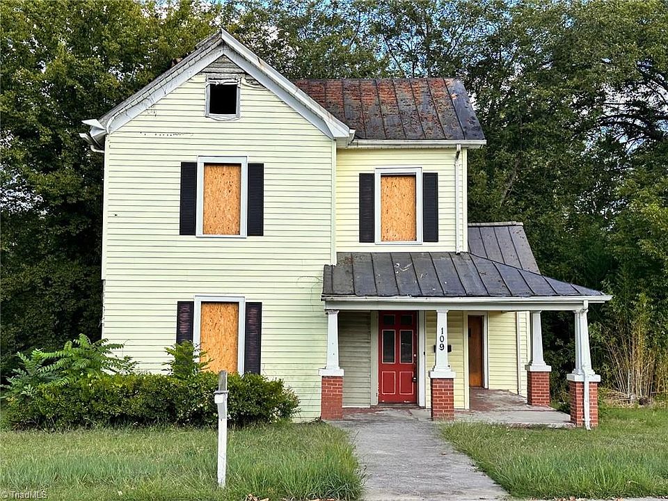 1st image of 109 S Franklin St