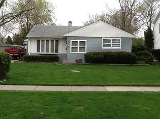 2404 Campbell St, Rolling Meadows, IL 60008